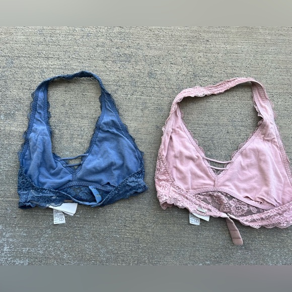 2 hollister bralettes (moving deadline make me an offer!!) - Picture 2 of 2